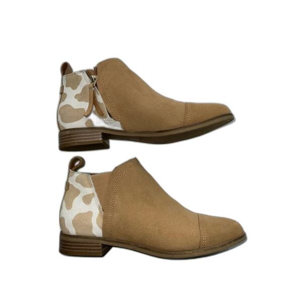 TOMS Reese Cow Print Pull On Women's size 6 tan Casual ankle Boots - Picture 1 of 8